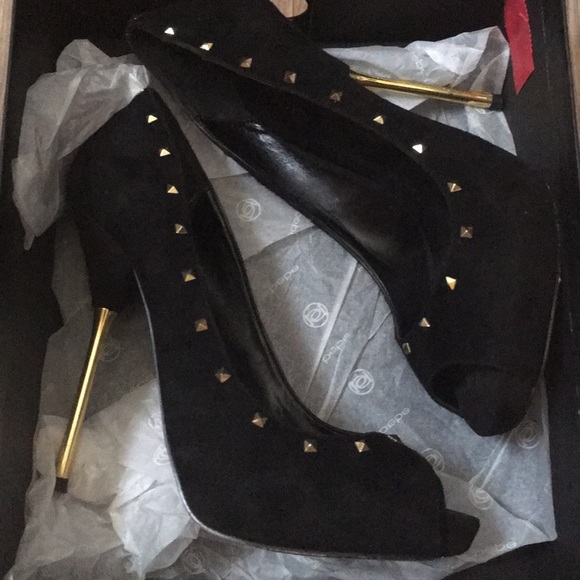 Heels - Picture 5 of 6